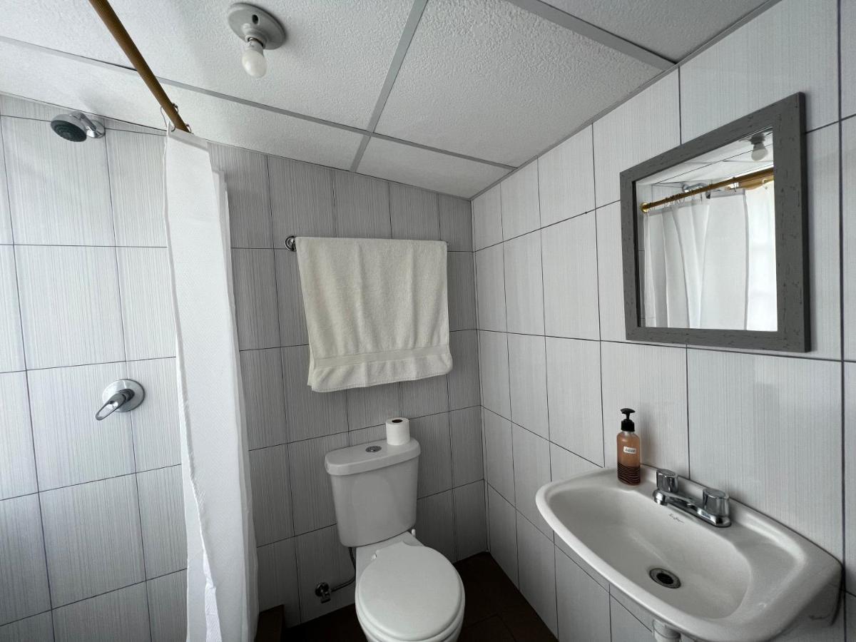 Tiny Apartment In The City Rooftop Terrace Баньос Экстерьер фото